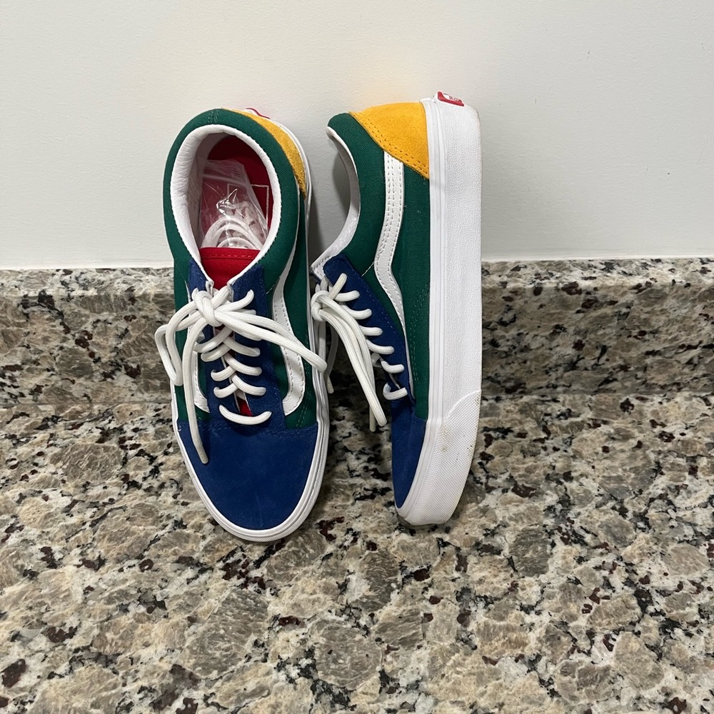 Old Skool shoe Vans Yacht Club Color, blue/green/yellow. Women’s 7, Men’s 5.5